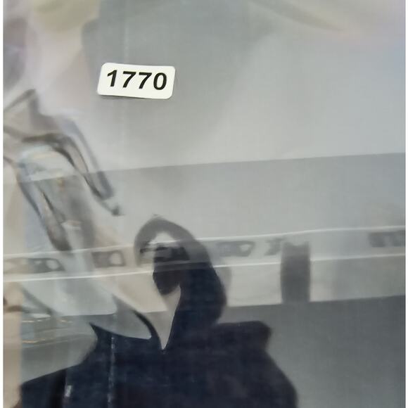 Tommy Hilfiger Jeans Men's Size 31 x 32 Dark Wash Stretch Denim Slim Fit Tapered - Picture 11 of 11